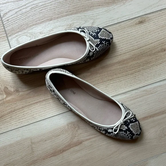 Gianni Bini faux snakeskin flats - Picture 3 of 4
